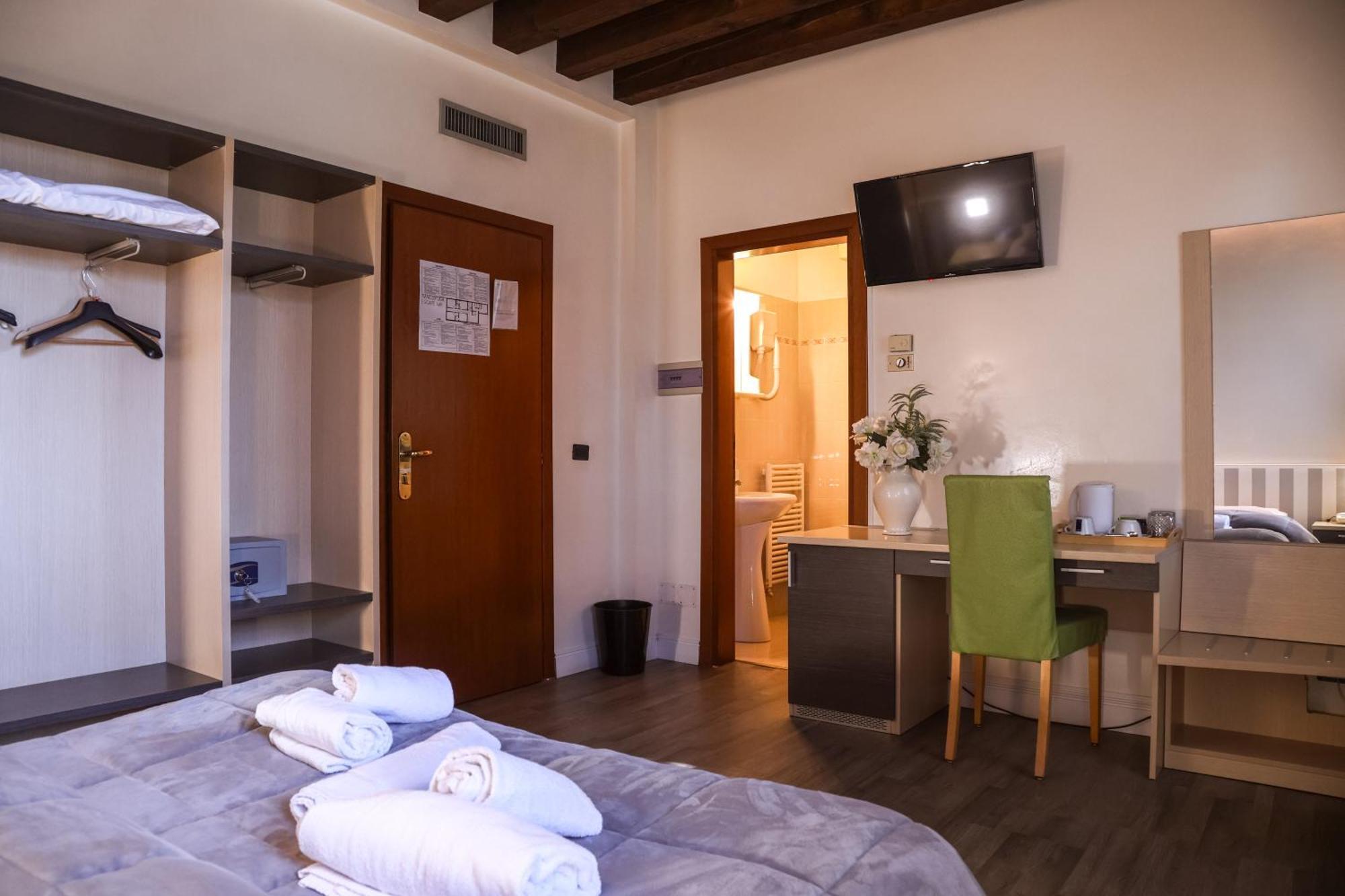 Hotel Villa Sara Mestre Exteriör bild