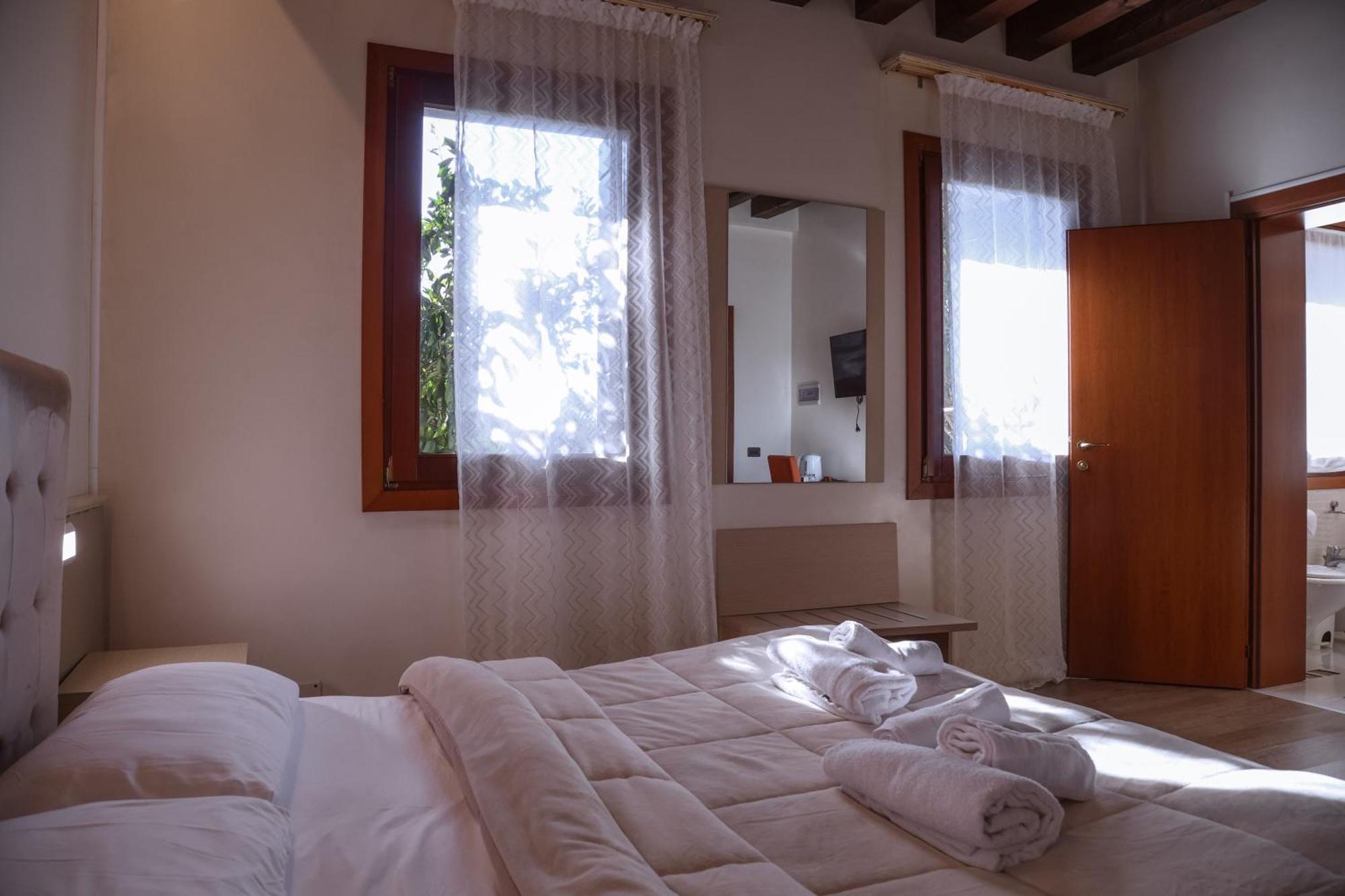 Hotel Villa Sara Mestre Exteriör bild