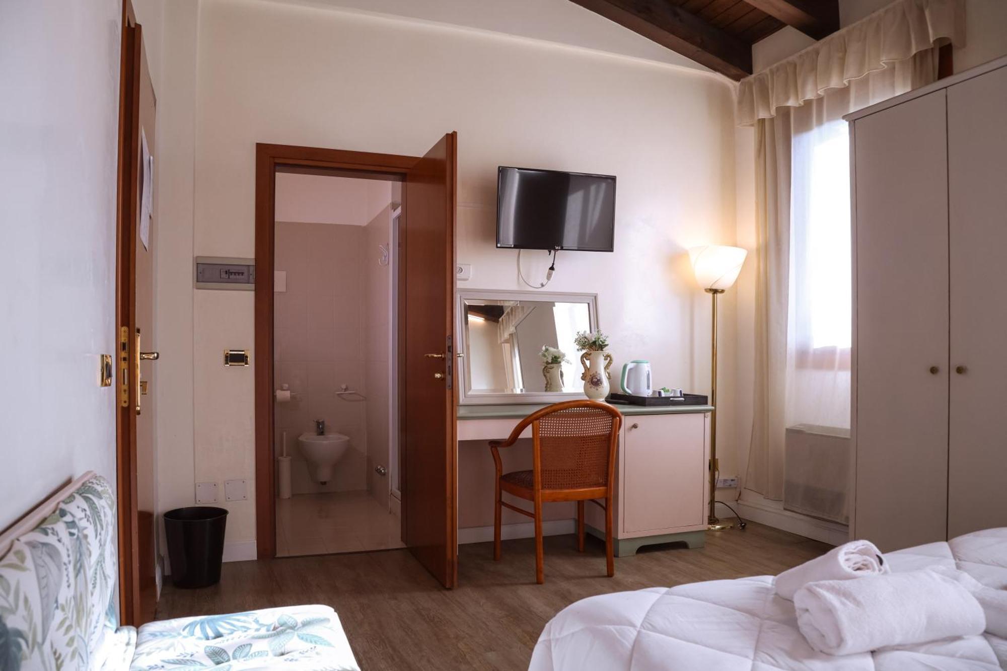 Hotel Villa Sara Mestre Exteriör bild